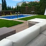Casa En Con Pisicina Privada * Sanxenxo